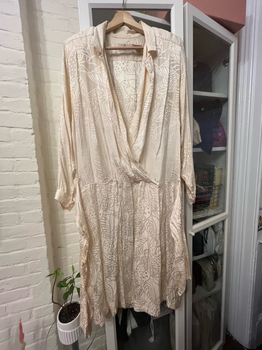 Vintage Liz Claiborne Cream Printed V-Neck Wrap Dress